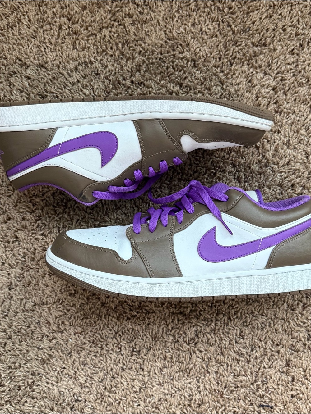 Nike Air Jordan 1 Low Purple Mocha Palomino Wild Berry Mens Size 12